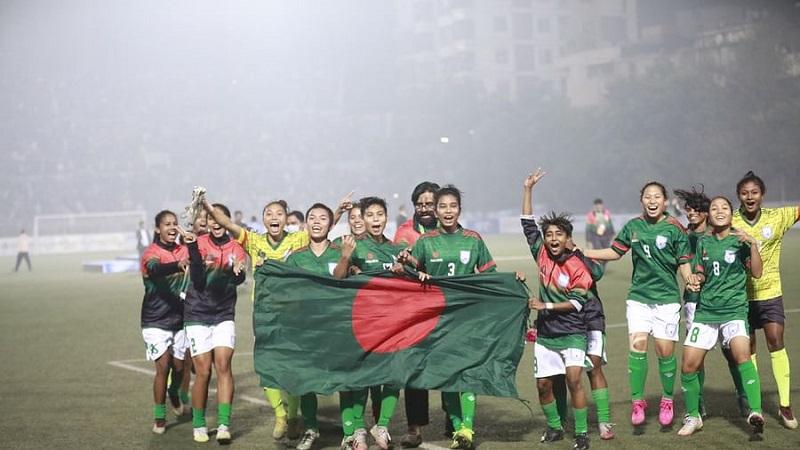 Bangladesh women win U -19 SAFF trophy