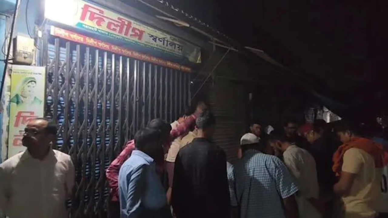 Businessman killed, a gold shop was robbed through bomb blast in Ashulia