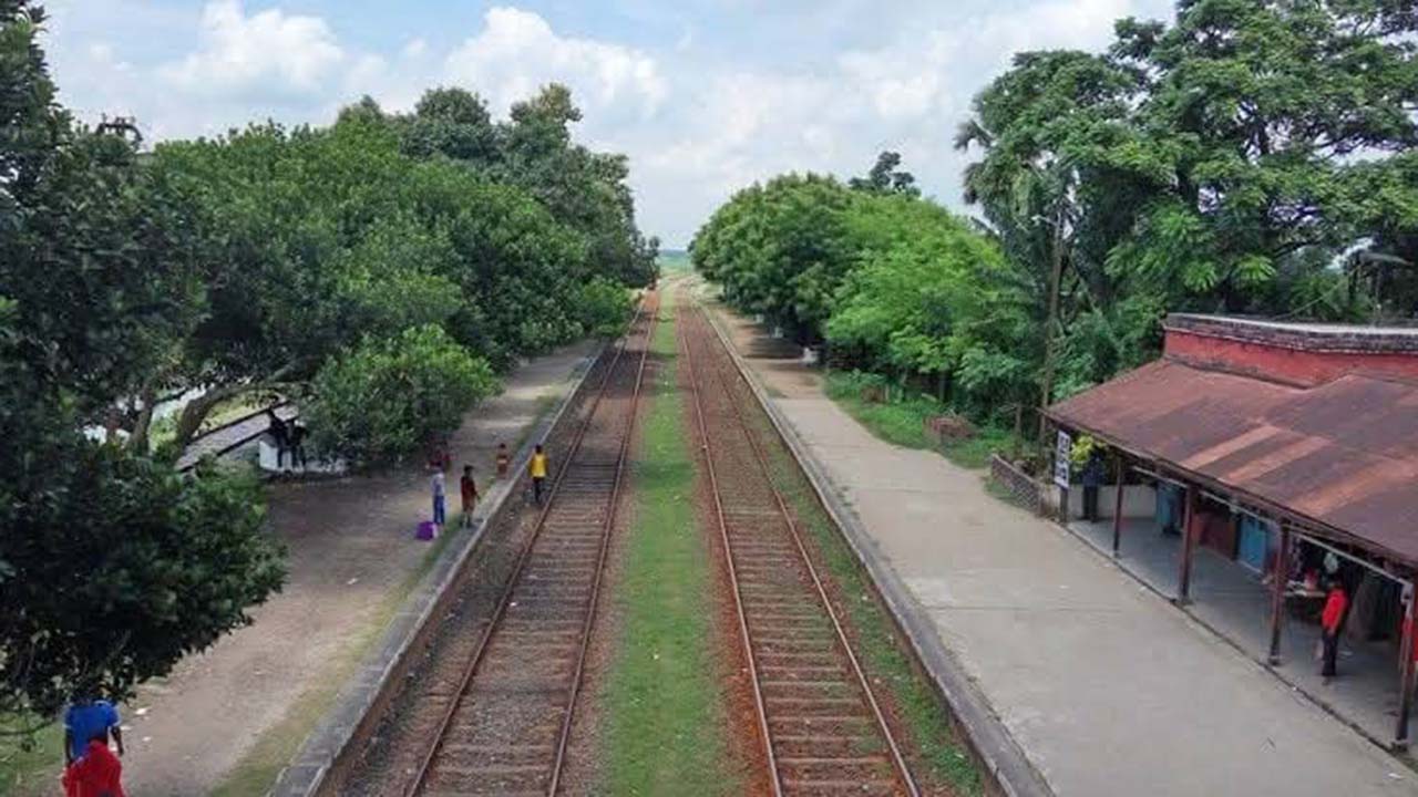 মিরপুর রেলস্টেশনে আধুনিকায়নে কাজ করতে চান ব্যারিস্টার রাগীব রউফ